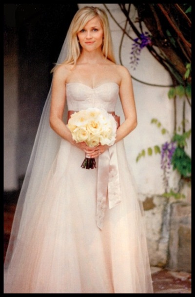 reese witherspoon wedding dress 2011. From the blush pink dress in Reese Witherspoon#39;s recent wedding to the pitch black gown worn by Sarah Jessica Parker in her 1997 nuptials, some celebrities