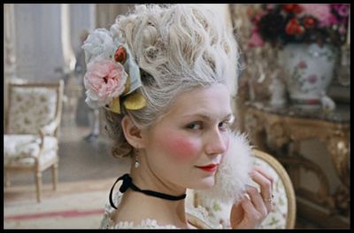 marie-antoinette-powder-puff