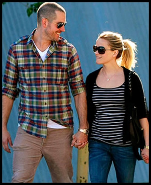 reese-witherspoon-jim-toth-holding-hands