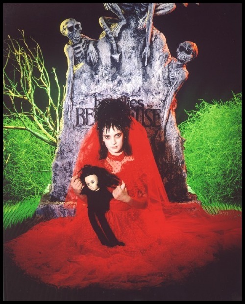 lydia-deetz-beetlejuice-bride