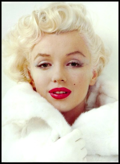 Marilyn Monroe in white fur