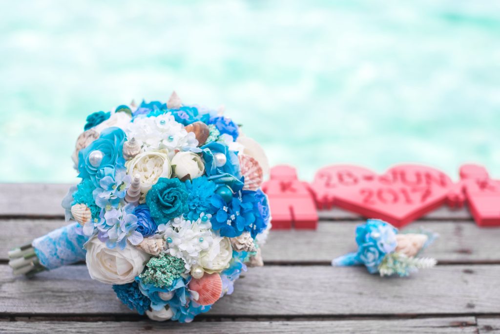 pink-and-blue-bouquet