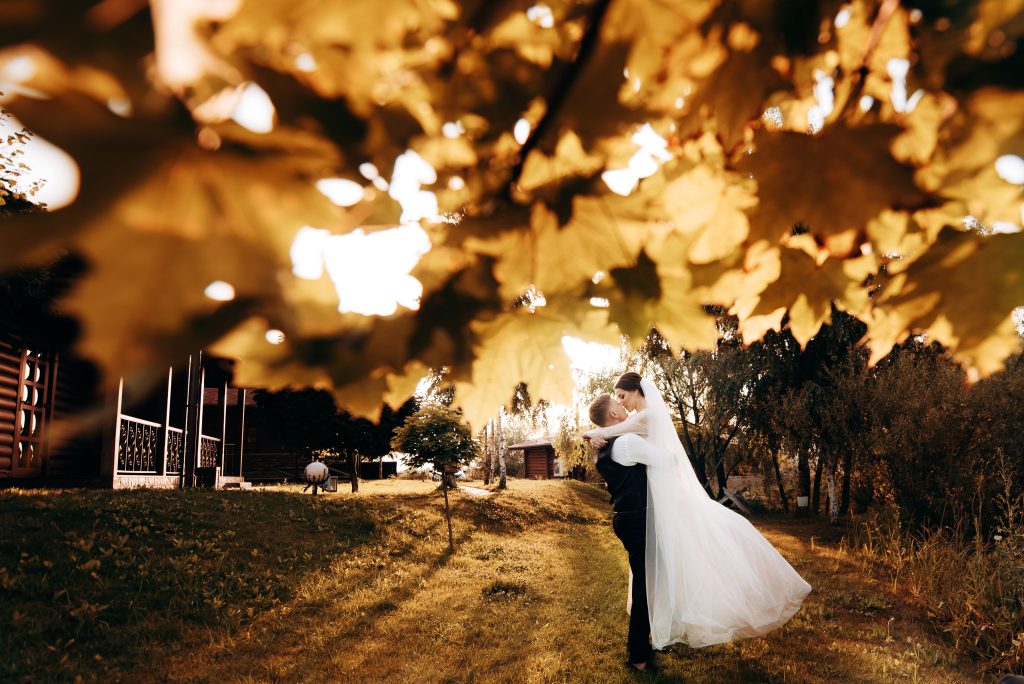 autumn-wedding-pexels